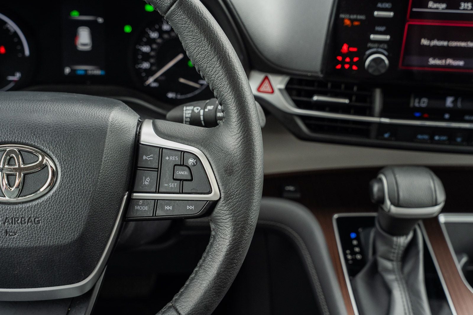 2022 Toyota Sienna XLE 8 Passenger