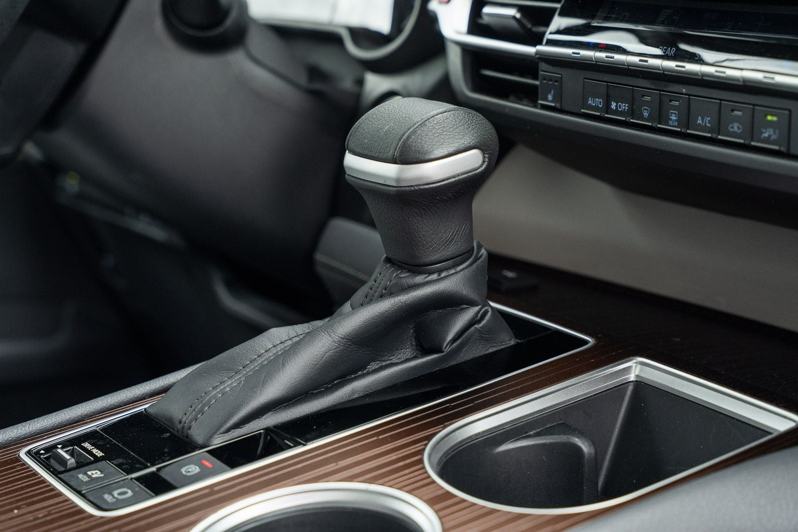 2022 Toyota Sienna XLE 8 Passenger
