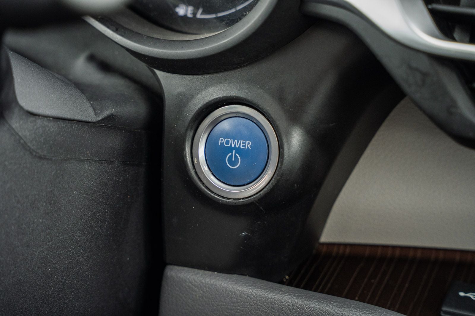 2022 Toyota Sienna XLE 8 Passenger