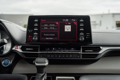 2022 Toyota Sienna XLE 8 Passenger