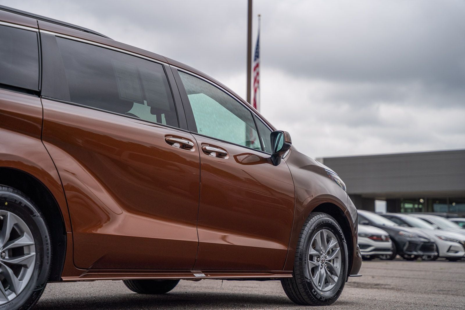 2022 Toyota Sienna XLE 8 Passenger