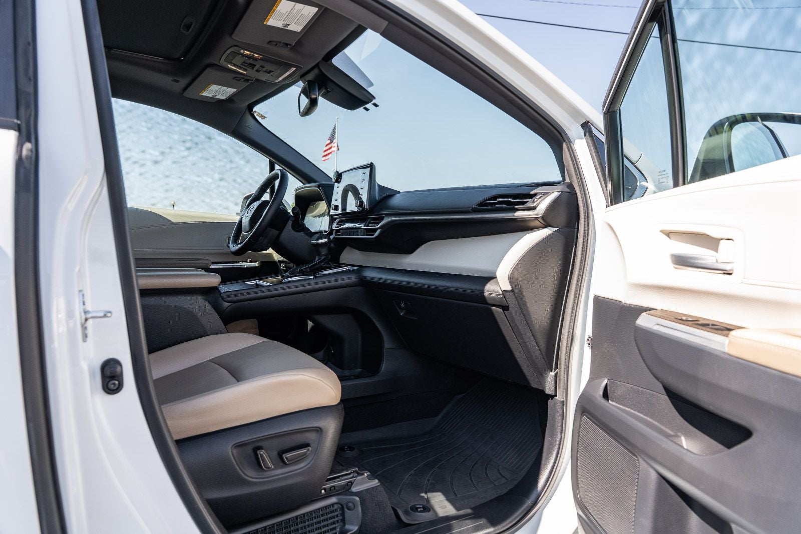 2022 Toyota Sienna XLE 7 Passenger