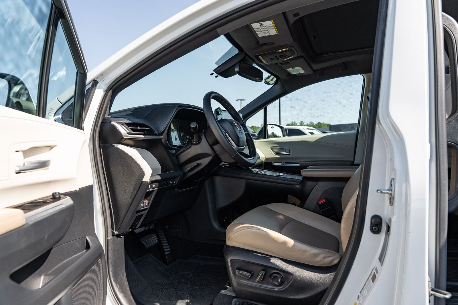 2022 Toyota Sienna XLE 7 Passenger
