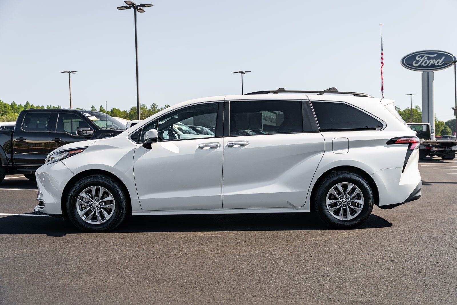 2022 Toyota Sienna XLE 7 Passenger
