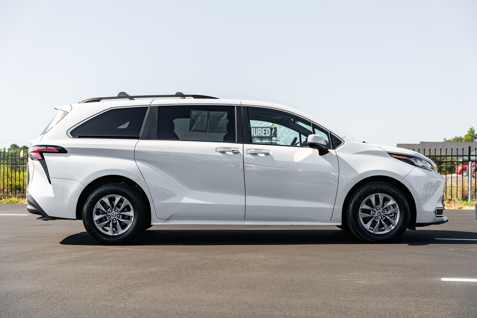 2022 Toyota Sienna XLE 7 Passenger
