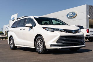 2022 Toyota Sienna XLE 7 Passenger