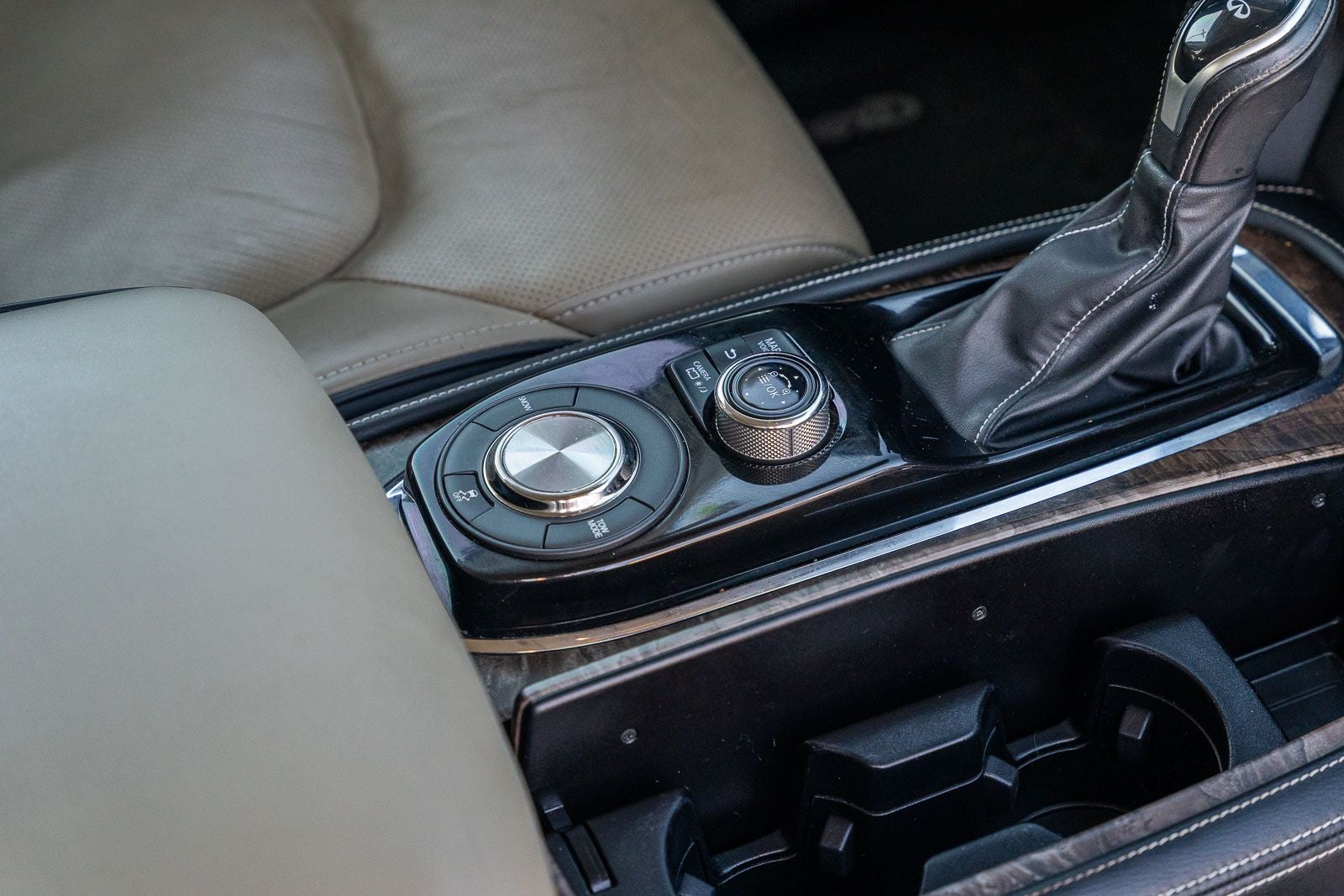2021 INFINITI QX80 Premium Select