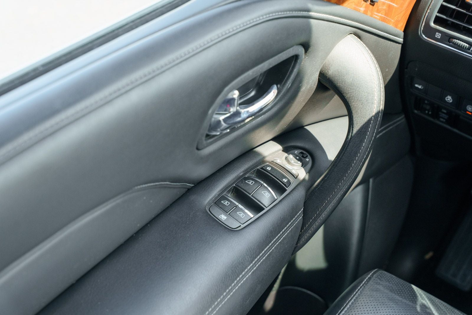 2018 INFINITI QX80 Base