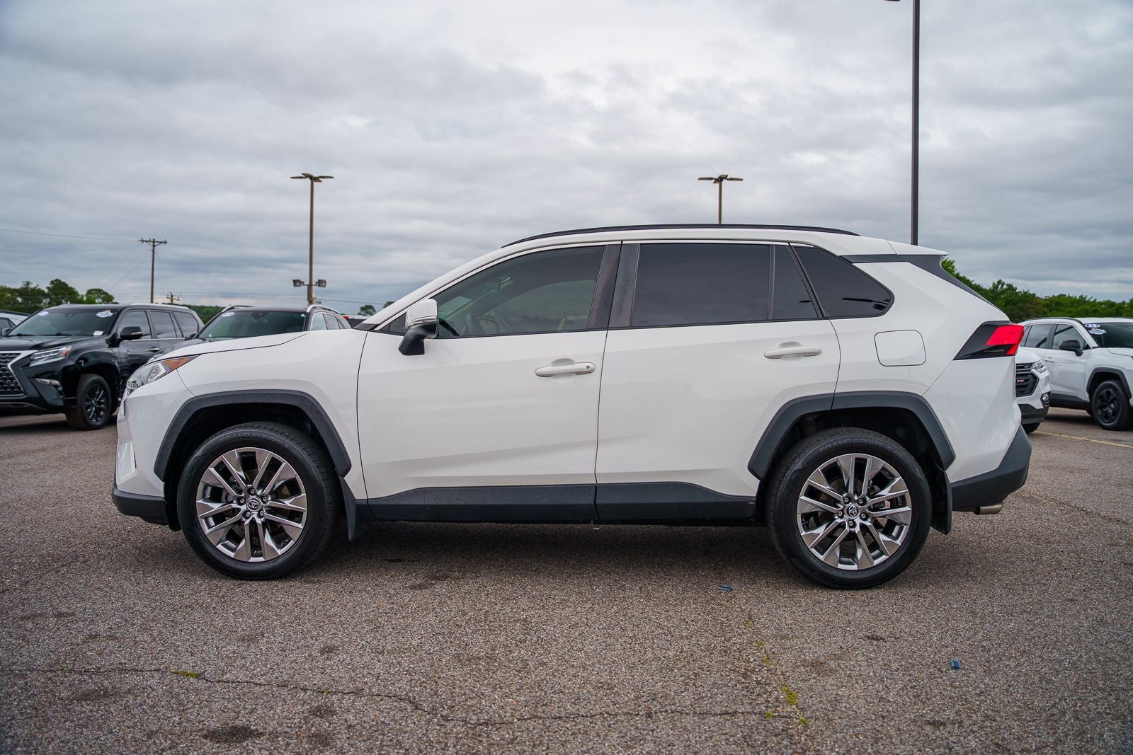 2020 Toyota RAV4 XLE Premium