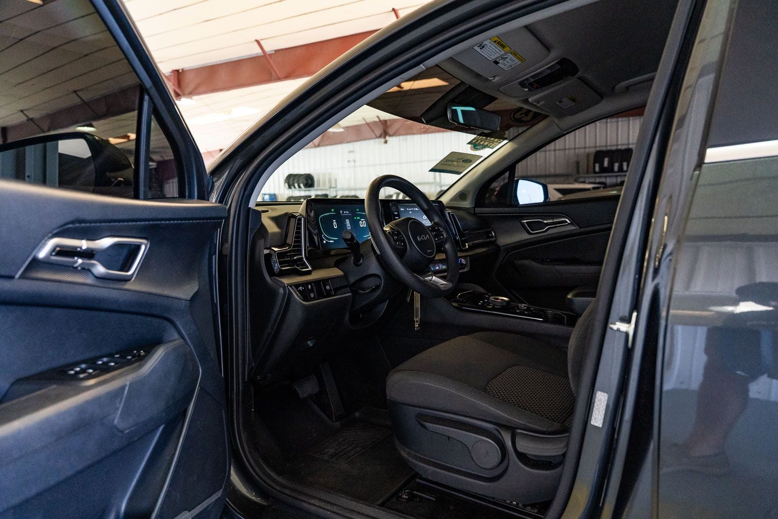 2023 Kia Sportage Hybrid LX