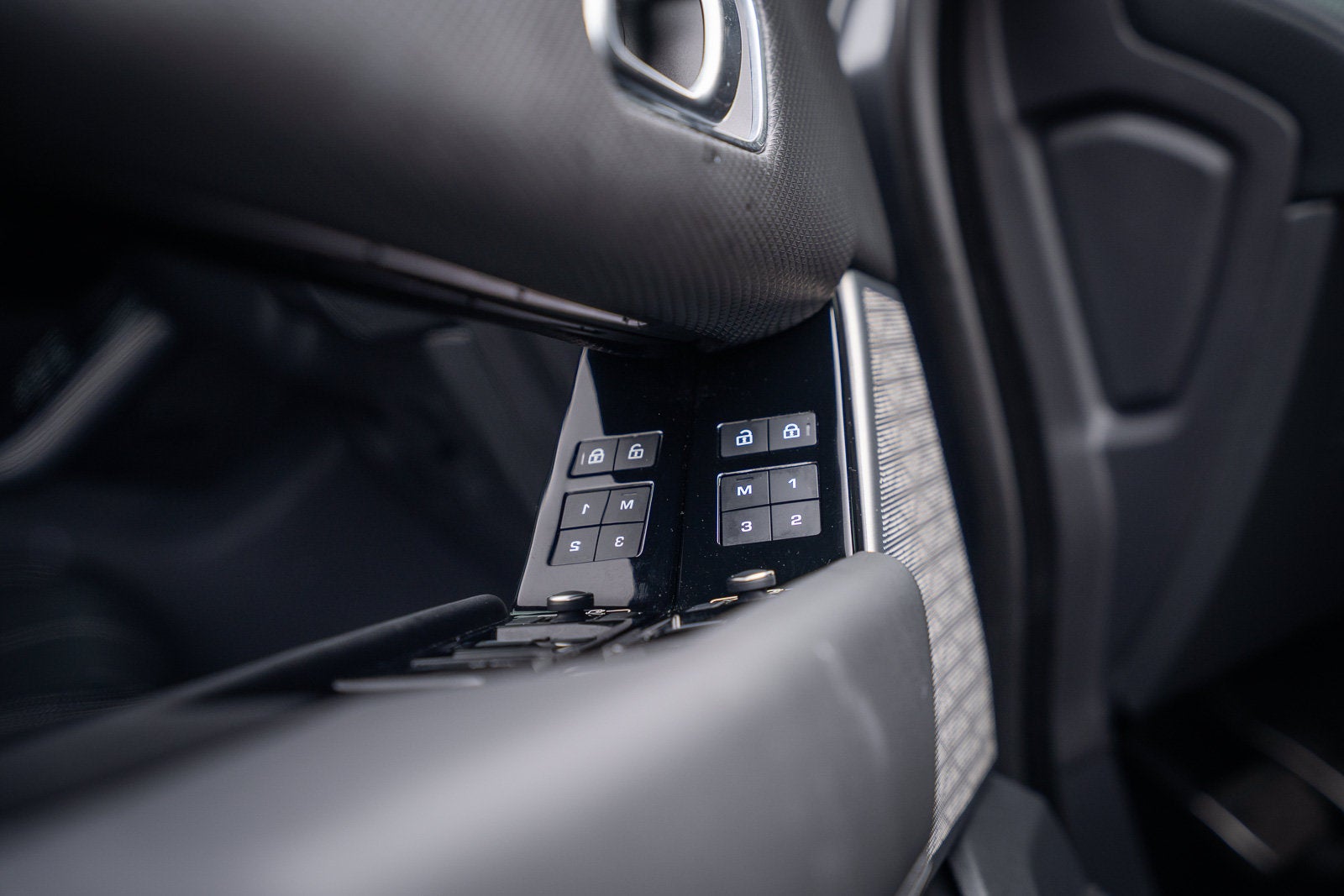 2023 Land Rover Range Rover Velar R-Dynamic S