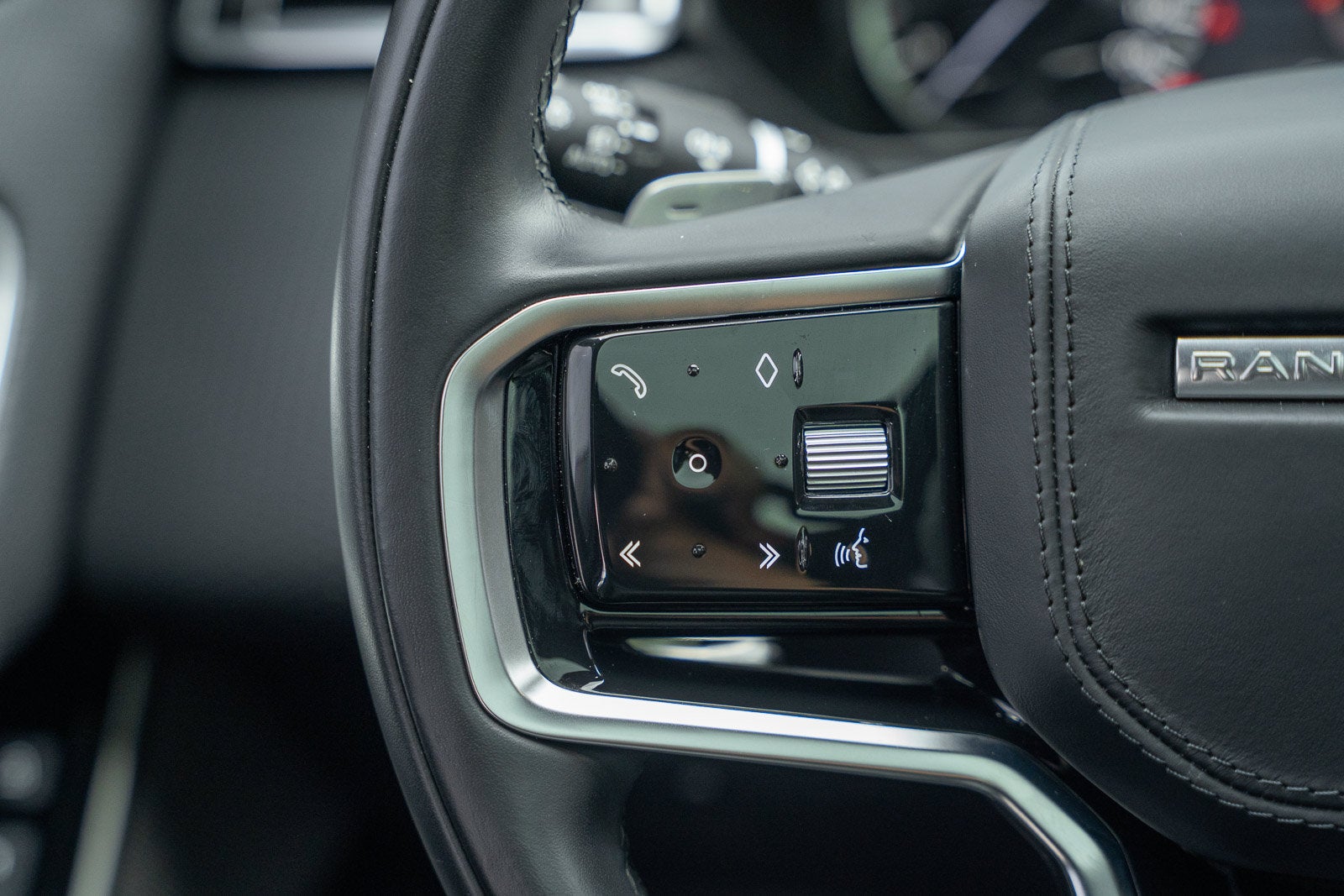 2023 Land Rover Range Rover Velar R-Dynamic S