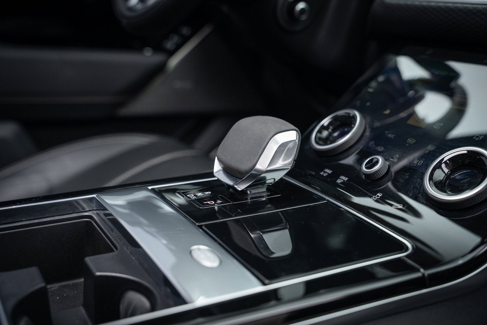 2023 Land Rover Range Rover Velar R-Dynamic S